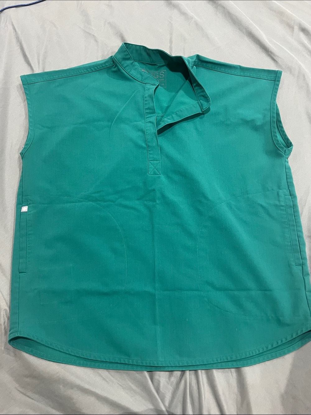 Figs Women's Sleeveless Scrub Top in Green XS Rafaela